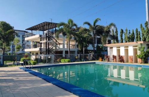 Balibago Bed & Breakfast | El Cozy Woody Near Enchanted Kingdom