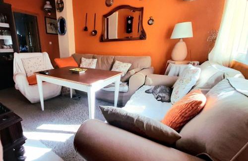 Arenas de San Pedro Apartment | El sueño de la pintora, al lado de las piscinas