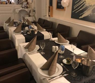 Bleckede Hotel | Elbhotel Bleckede am Hafen
