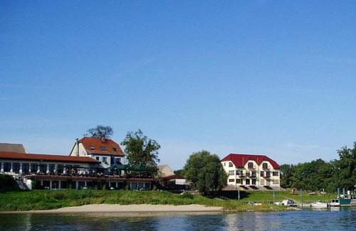 Rietzmeck House | Elbterrassen zu Brambach