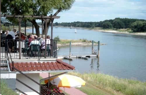 Rietzmeck House | Elbterrassen zu Brambach