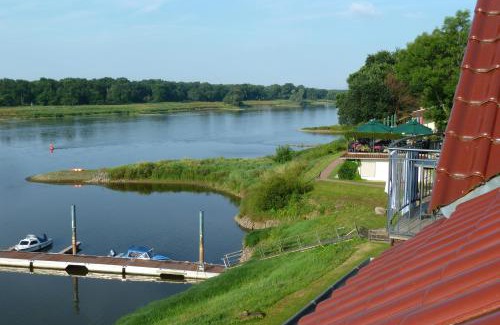 Rietzmeck House | Elbterrassen zu Brambach