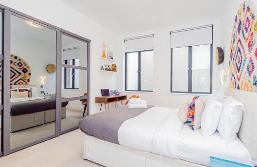 Acton Apartment | Elegant 2 Beds, 2 Baths Flat with Private Terrace, High-End Finishes and Chic Furnishings