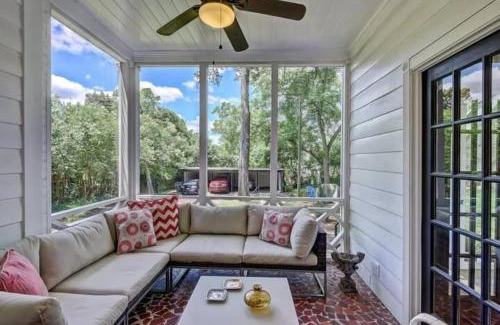 Myers Park House | Elegant 2BR with Covered Patio