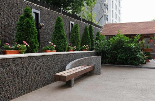 Chisinau Apartment | Elegant Apartment with Balcony, Dedicated Workspace, Coffee Station and 65" Smart TV - GrandStay md