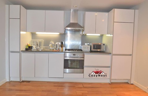 Reading Apartment | Elegant Central Self Contained Flat by CozyNest.