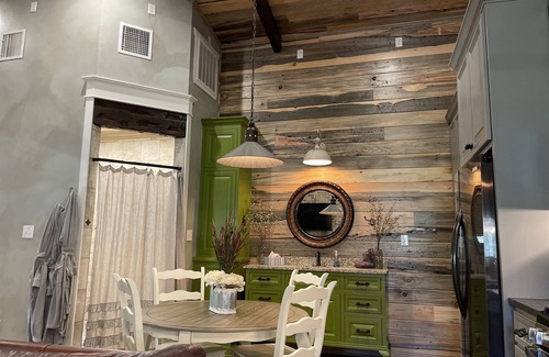 Valley Mills Cabin | Elegant Country Cottage