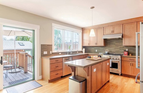 Rockridge House | Elegant Craftsman Home - Minutes From UC Berkeley