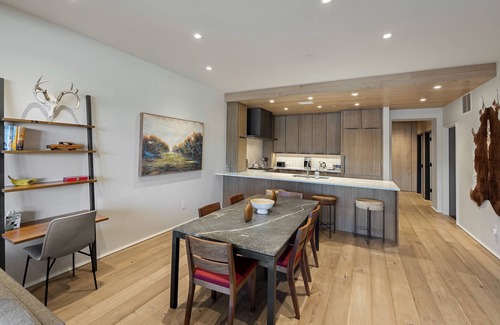 Jackson Condo | Elegant Fall Escape | Views, Hot Tub & Dining
