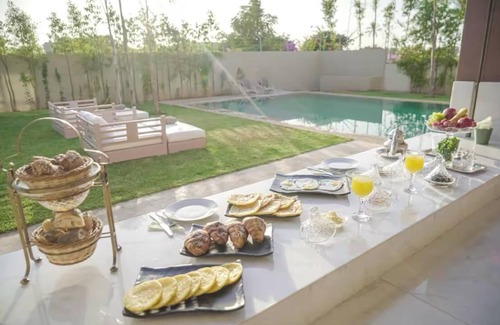 Gueliz Villa | Elegant Prestige Villa in amelkiss Heated Pool and Exclusive Comfort