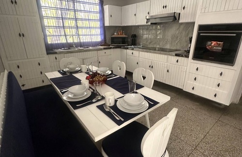 Chacao Apartment | Elegant & Spacious 3-Bedroom, 3-Bath Apartment, Large Terraces, wifi & smartv