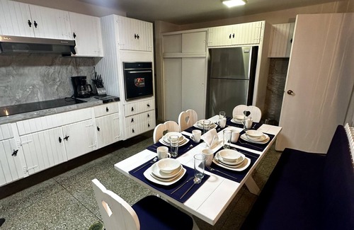 Chacao Apartment | Elegant & Spacious 3-Bedroom, 3-Bath Apartment, Large Terraces, wifi & smartv