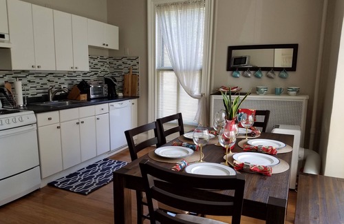 Parkside Apartment | Elegant, Sunny, 2 Bedroom Townhouse Apartment, in the Heart of Downtown Portland