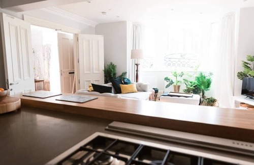 North West Apartment | Elegant West End Flat in Glasgow