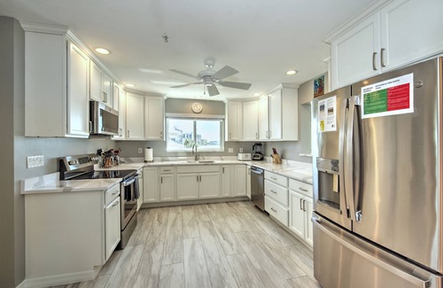 Mid Island House | Elevator to Paradise! Luxury beachfront property, book now for winter discount.