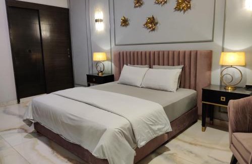 Gulshan-e-Iqbal Villa | Elite,16 Bedrooms 16 bath Block 6 Gulshan-e-iqbal