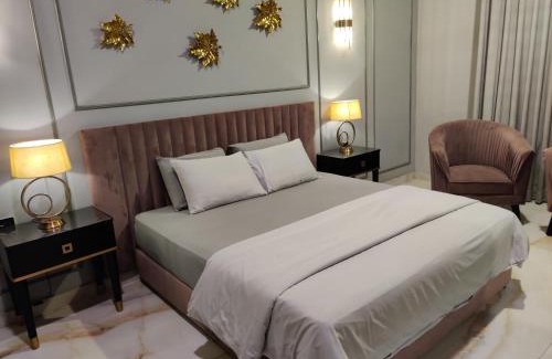 Gulshan-e-Iqbal Villa | Elite,16 Bedrooms 16 bath Block 6 Gulshan-e-iqbal