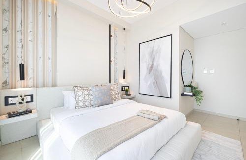 Za'abeel 2 Apartment | Elite 4 Bedroom Luxury Apartment, Burj Khalifa View, Opposite Dubai Mall, Infinity Swimming Pool