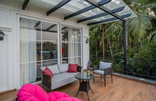 Assagao Villa | ELIVAAS Prive Suntuarios Casa Iris 4 BHK Getaway with Jacuzzi, Pvt Pool & Gazebo