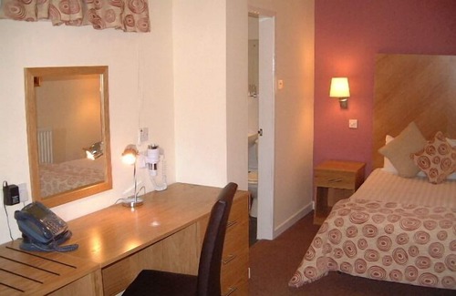 Wolverhampton Hotel | Ely House Hotel