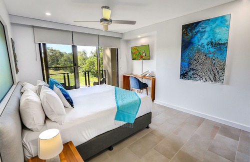 Palm Cove Hotel | Elysium Triton by the Sea