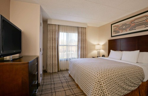 Beachwood Hotel | Embassy Suites by Hilton Cleveland Beachwood