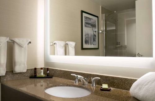 Beachwood Hotel | Embassy Suites by Hilton Cleveland Beachwood