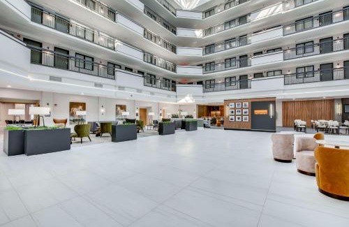 Lyndon Hotel | Embassy Suites by Hilton Louisville East
