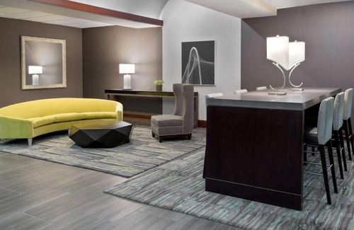 Park Central Hotel | Embassy Suites Dallas - Park Central Area