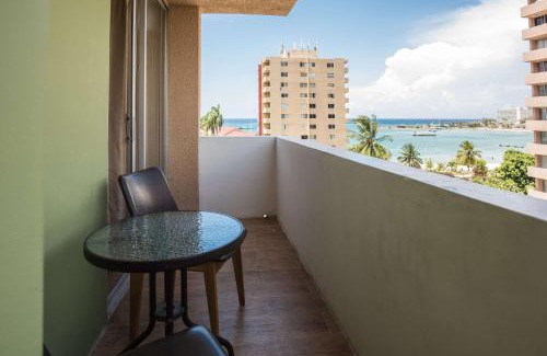 Ocho Rios Apartment | Emerald One Bedroom Suite At Turtle Towers