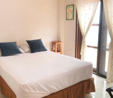 Manta Ski Chalet | Encantadora y Tranquila Casa de Playa Vista al Mar