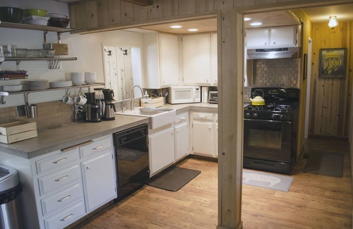 Kings Beach House | Enchanted Cabin - Walk to Lake, Hot tub & Pet Friendly!