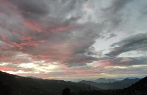 Mukteshwar Bed & Breakfast | Enchanted Hills Farmstay