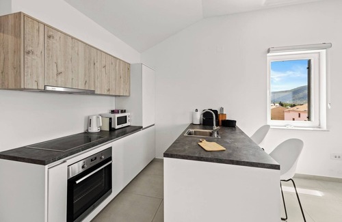 Cres Apartment | Enchanting Summer Apartment with Sea View
