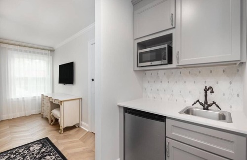 Williamsburg Resort | Enjoy a 2BR luxurious villa @ Williamsburg Westgate Resort.