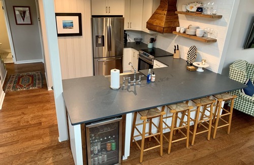 Milledgeville Cottage | Enjoy EZ Livin' on the waters of Lake Sinclair!
