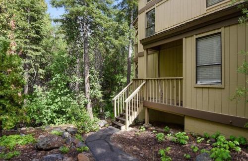 Kings Beach House | Enjoy Forest Views Retreat at Kingswood Village