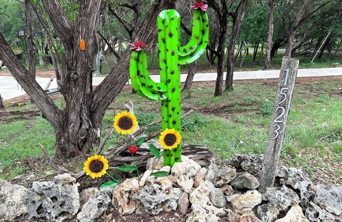 Gruene House | Enjoy life on the river! Spacious home! Views! Wildlife! 1 mile from Gruene!