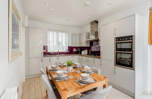 Balloch Cottage | Enjoy the décor and all the space that this house has to offer.