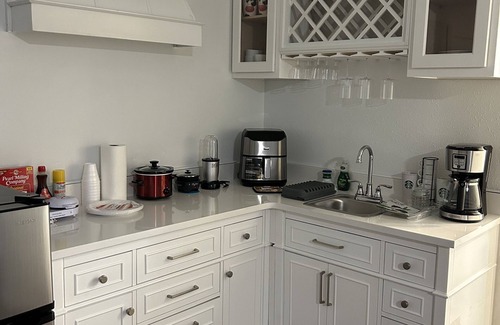 Fort George Island House | Enjoy this Little paradise detached guest house with your loved ones! pool, Dock