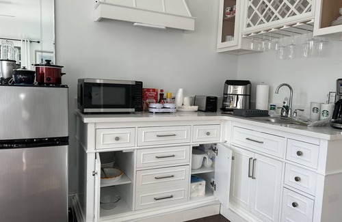 Fort George Island House | Enjoy this Little paradise detached guest house with your loved ones! pool, Dock