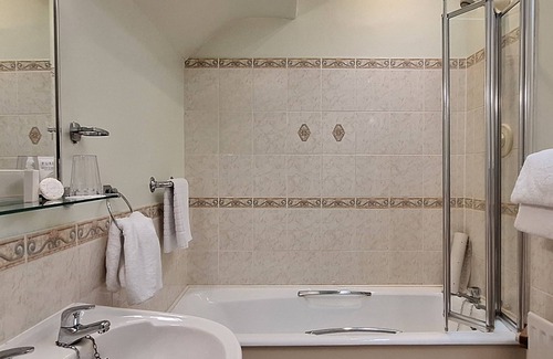 Newcastle Hotel | Enniskeen Country House Hotel