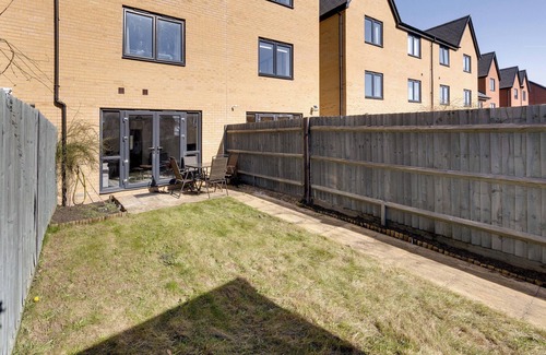 Reading House | Entire 4 Bedroom Guest House In Reading