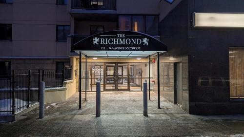Beltline Apartment | Entire Condo Downtown, walk to BMO & Stampede, Parking, 1,5 hrs to Banff