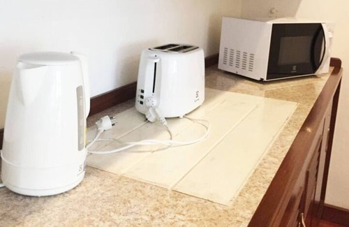 Suan Luang House | Entire House/Central Bangkok/Walk to BTS+Airport Link/up to 10 guests!