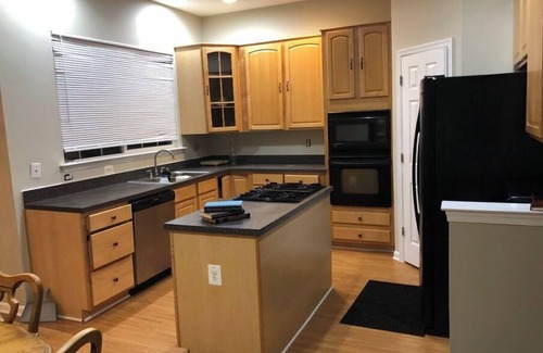 Maryland City House | Entire Town House Close to DC