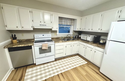 Morgantown House | Entire Townhome Walkable to Stadium and Ruby Memorial