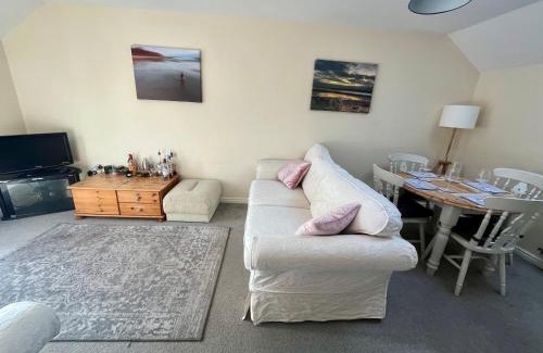 Clyst St Mary House | Entire Two Bed Coach House Super King Beds Turn into singles