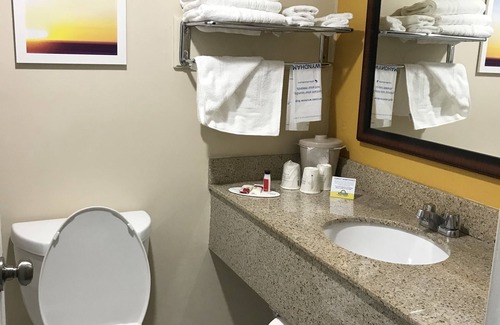 Ludlam Hotel | enVision Hotel Miami International Airport