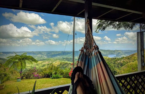 Arenas Cottage | Epic Mountaintop Jungle Cottage Adventure